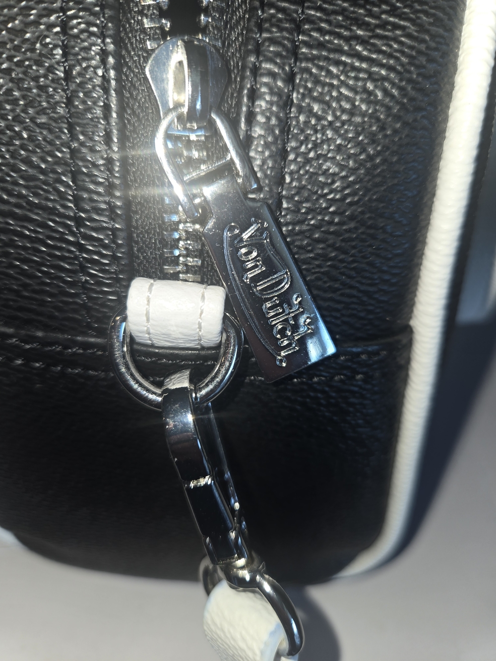 Von Dutch Black & White Mini Bolwling Crossbody Bag NEW - Picture 4 of 6